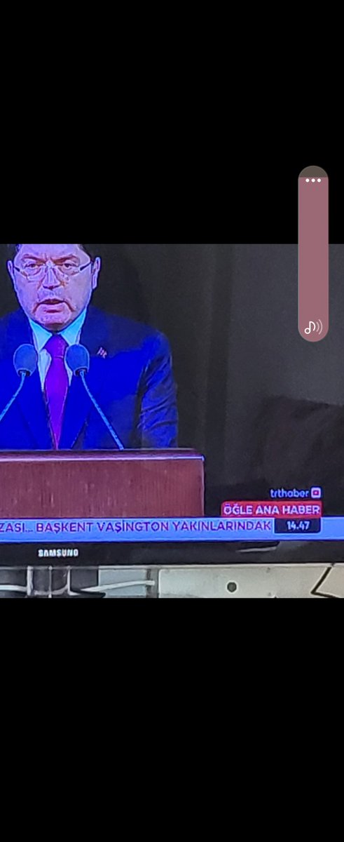 Trt habere çalisanlarina
ABD nin baskenti Washington olarak yazildigini biri ögretsin