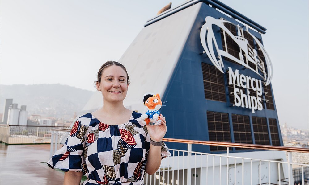 Mercy Ships UK (@mercyshipsuk) on Twitter photo 🚢✨🌍 YouTuber <a href="/emmacruises/">EmmaCruises ⚓️</a> visited the #GlobalMercy in Sierra Leone – her first trip to Africa!
“This is the coolest ship I’ve ever been on,” she said. After raising £100,000+ for #MercyShips, Emma is transforming lives.
Read more: bit.ly/40Q3Lhh 🚢✨🌍 YouTuber <a href="/emmacruises/">EmmaCruises ⚓️</a> visited the #GlobalMercy in Sierra Leone – her first trip to Africa!
“This is the coolest ship I’ve ever been on,” she said. After raising £100,000+ for #MercyShips, Emma is transforming lives.
Read more: bit.ly/40Q3Lhh