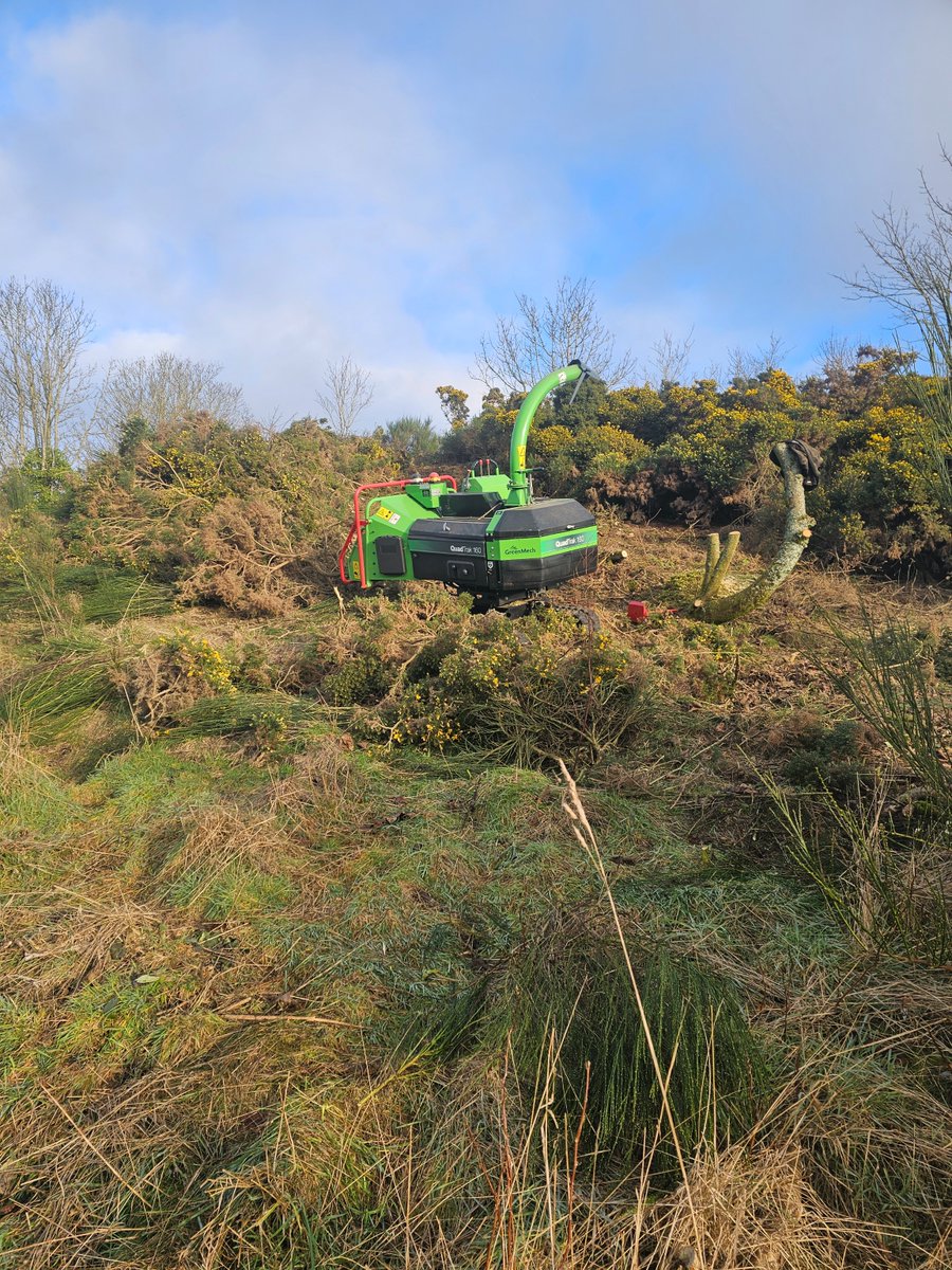 hamrossgroup's tweet image. 💥 GREENMECH QUADTRAK 160D 💥

Thank you to Roddy McIntosh for sharing these great photos of his new GreenMech QuadTrak 160D machine, sold by Area Sales Manager Scott Davis 💪🏼

Please contact your local sales rep for any enquiries 📞

#GreenMech #QuadTrak #WoodChipper