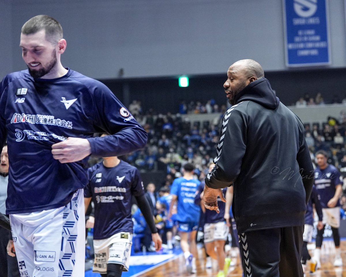 6mutuki1's tweet photo. 2025.1.29
滋賀×長崎
#ハビエル・カーター 選手
#JavierCarter
#スティーブ・ザック 選手
#SteveZack https://t.co/4c80UTk863