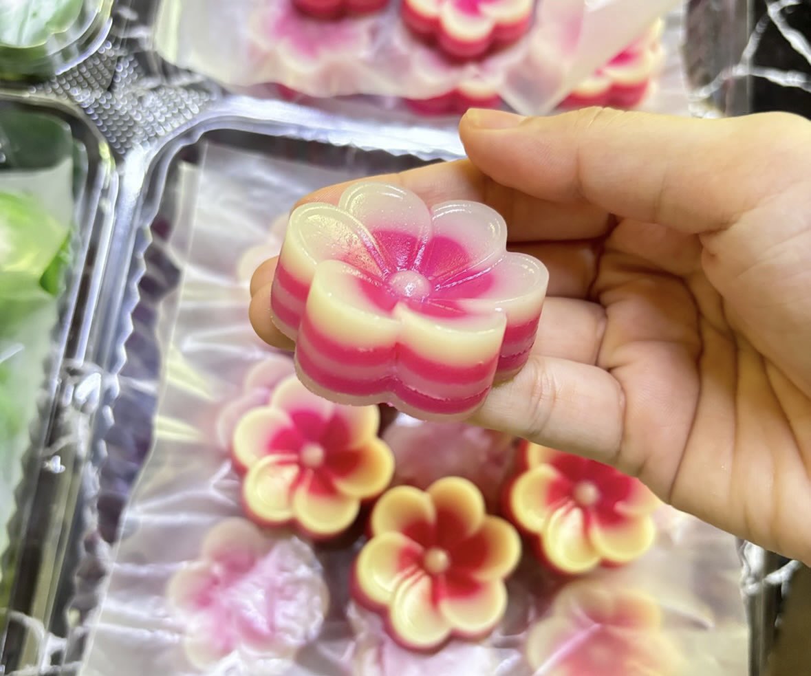 munirahadeni's tweet photo. henlo from my ✨kueh✨ https://t.co/suQEqHe8J0