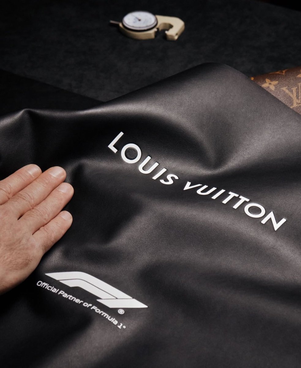 StreetFashion01's tweet photo. Louis Vuitton is now the Official partner of Formula One!🖤 https://t.co/rQ9BqHg69L