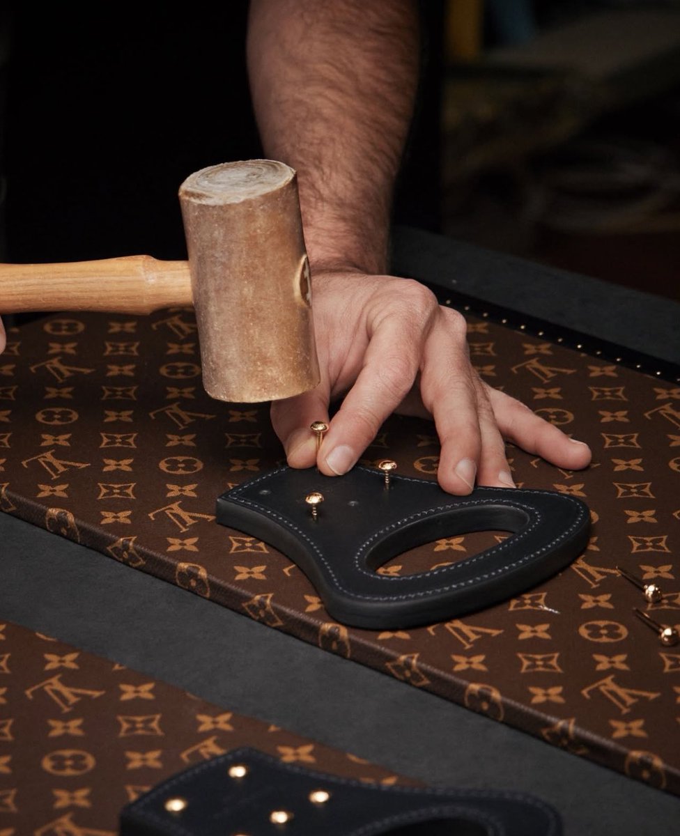 StreetFashion01's tweet photo. Louis Vuitton is now the Official partner of Formula One!🖤 https://t.co/rQ9BqHg69L
