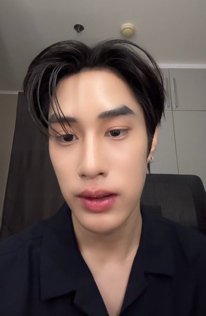 TleFirstoneTH's tweet photo. พี่เติ้ลไลฟ์อยู่ทาง Tiktok นะค้าบบ ทุกคนนน ไปพูดคุยกับดารากันค้าบบบ 🥰
🔗 : https://t.co/n5nlUwlefm
♬ #TleFirstone #เติ้ลเฟิร์สวัน #TLE_mtm #Firstone ♬
#TleFirstone_SupportTH https://t.co/ITJBsrzWLK
