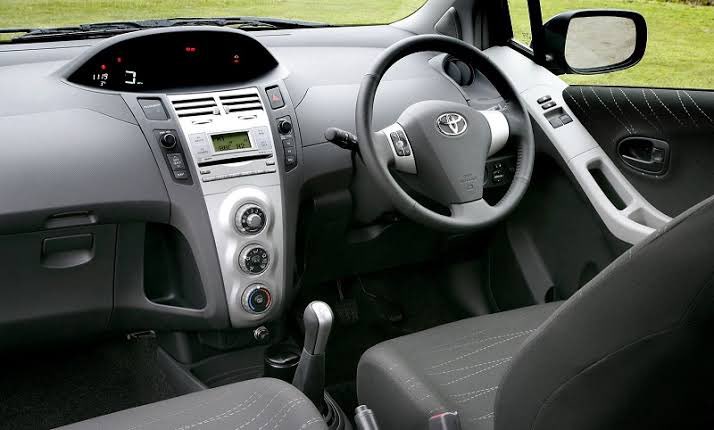 AldhitamaR's tweet photo. @rgoestama "Yaris Bapau gimana?"

"Kenapa ga Yaris Bapau"

Gue ga pernah suka mobil dengan Speedometer di tengah.

Ya Yaris, Ya Vios, Ya Etios.

ANEH! https://t.co/Cwa7YqOe5u