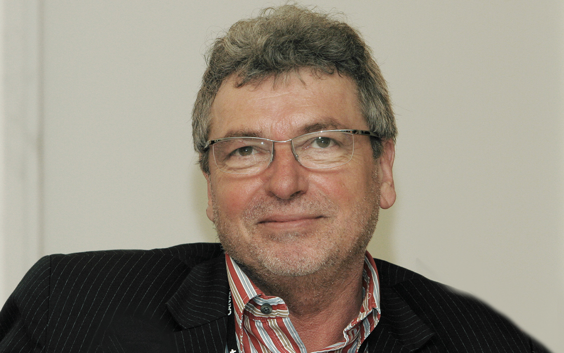 🕯️✨ 𝙃𝙤𝙢𝙢𝙖𝙜𝙚 à 𝘿𝙖𝙣𝙞𝙚𝙡 𝘾𝙤𝙡𝙡𝙞𝙣𝙜

La Sacem salue la mémoire de Daniel Colling, fondateur du <a href="/PrintempsDB/">Le Printemps de Bourges Crédit Mutuel</a>, dont l’engagement a contribué à la scène musicale.

🔗 tinyurl.com/47tw9m9n