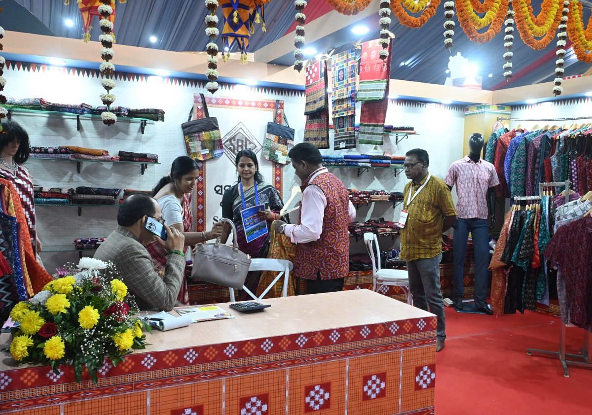 HTH_Odisha's tweet photo. Visit Sambalpuri Bastralaya at #UtkarshOdisha - #MakeInOdisha 2025 exhibition.

Experience the magic of Odisha’s iconic Sambalpuri ikat at the Sambalpuri Bastralaya stall. Explore a vibrant range of handwoven sarees, dupattas and fabrics that define timeless elegance!

📍Janata Maidan | 30th & 31st Jan 2025
Don’t miss out—shop now!
#SambalpuriBastralaya #IkatWeaves #ShopLocal

@CMO_Odisha @IPR_Odisha @InvestInOdisha @TexMinIndia @csbmot @HEPC_India @epchindia @BTSSOBilaspur @DCtrti