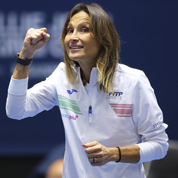 giovannipelazzo's tweet image. Tathiana Garbin, una donna in missione.
Lo è ancora con le sue ragazze, lo è stata prima verso se stessa.
Il libro, il patriarcato, il mondo LGBTQ+ nel tennis, la paura della morte (in foto un estratto molto emozionante).
L'intervista completa 👇❤️
ubitennis.com/blog/2025/01/3…