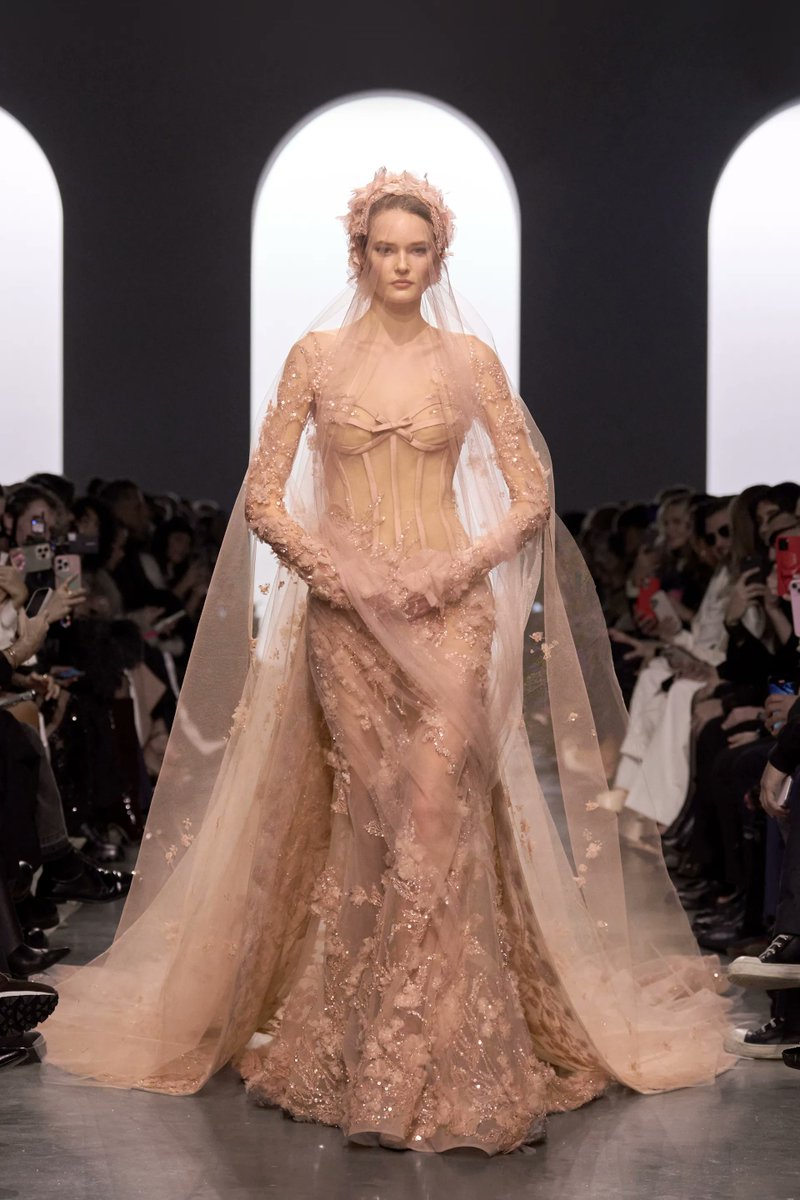 Miki_Trent's tweet photo. Elie Saab
Spring 2025
Haute Couture https://t.co/XuvKKhmIEP