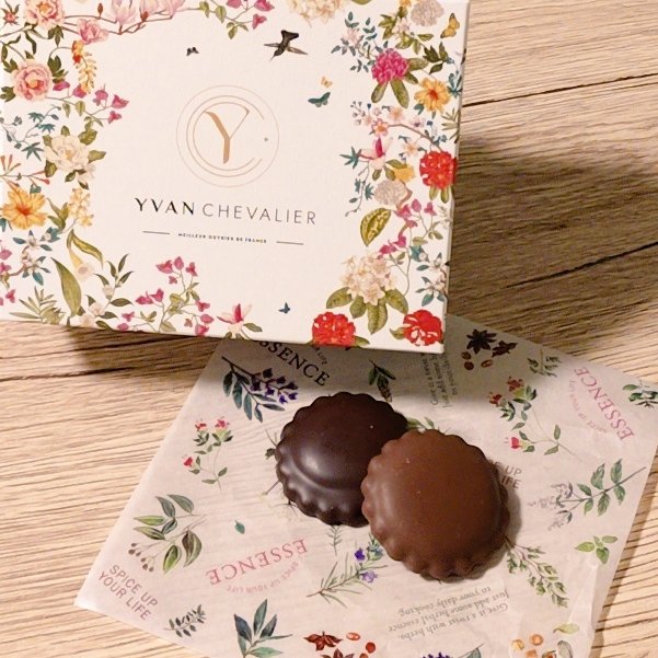 YVAN CHEVALIER ビスキュイジャンドゥーヤ イヴァン・シュヴァリエ