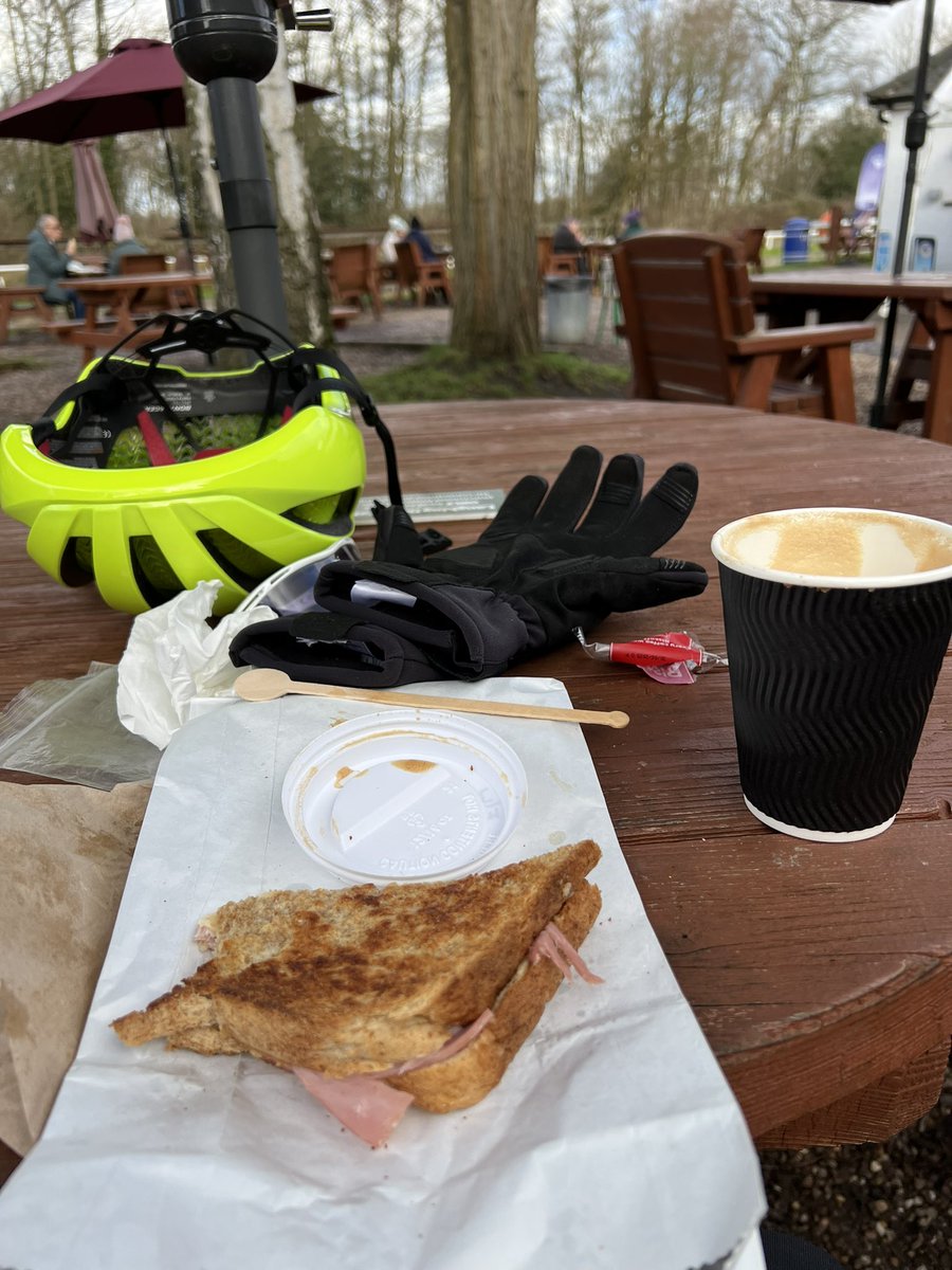 Terry4sythe's tweet photo. Lunch at the Laughing Duck 🦆 Fradley Junction. A little muddy out today 🚴‍♂️ https://t.co/aiYUucuu48