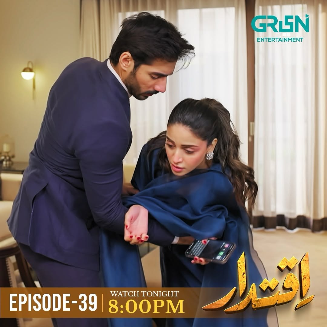 Nenupharaa's tweet photo. Ahmm... We gonna witness this fall and catch scene in tonight's episode

#Iqtidar #Mehshah https://t.co/w0OfVT8WQv