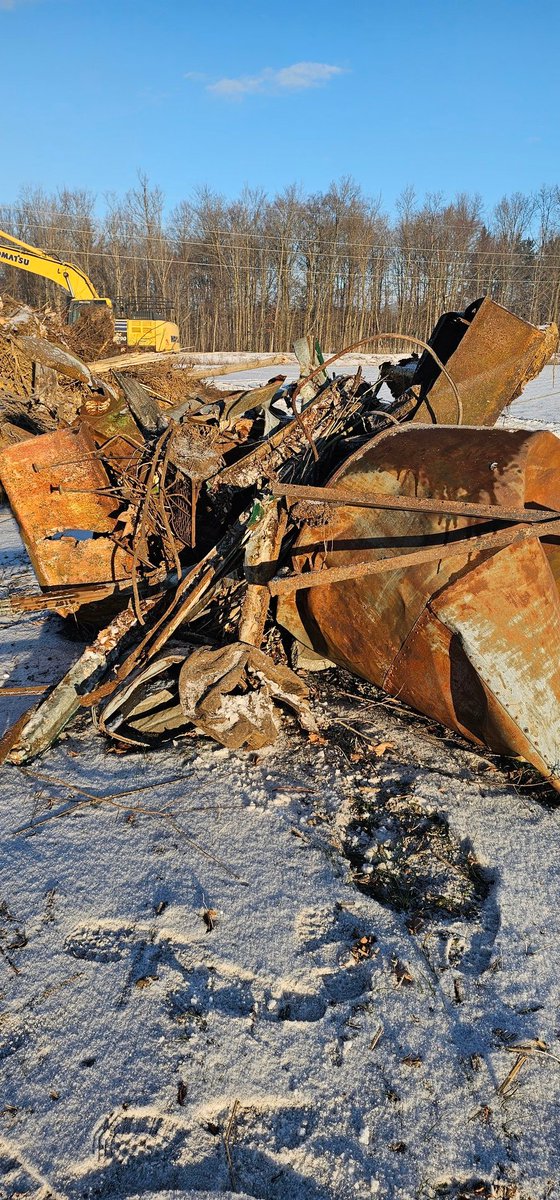 Cleaning up another winter project .  To wet any other time so these cold temps were perfect .  #ontag #vanmeerfarms #alwaysgrowing