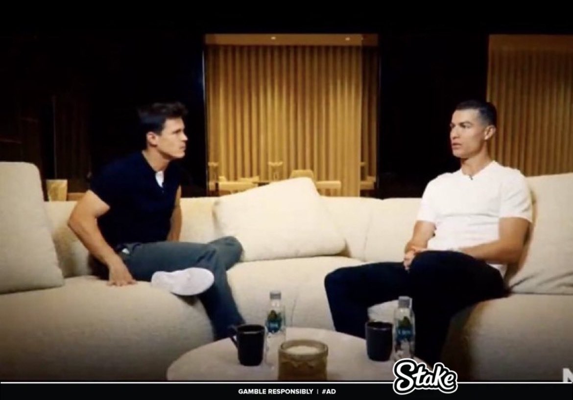 mbafraaude's tweet photo. Resumen de la entrevista de Cristiano Ronaldo: 

“¿Volver al Bernabéu? Quizá después de terminar mi carrera”

“¿Kylian Mbappe? Es una bestia”

“La forma de un culo siempre será más importante que el tamaño”

“El Real Madrid fue el sitio donde más feliz he sido en mi vida”

Goat. https://t.co/KSJsO0WEQ2