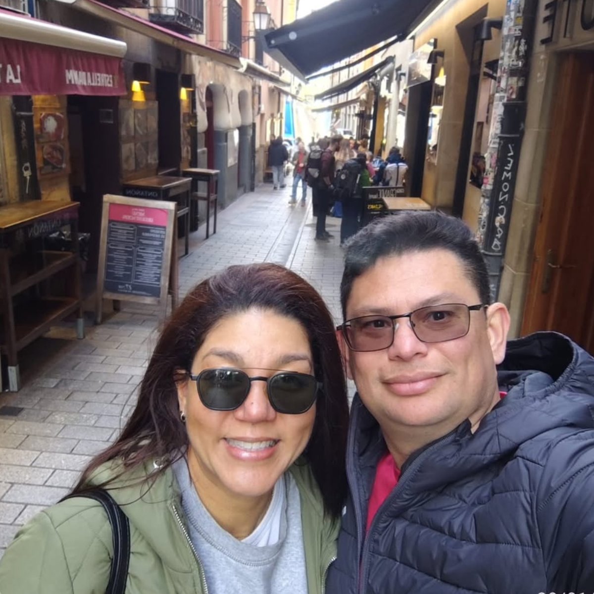 callelaurel_'s tweet photo. ¡Cómo se nota que estáis disfrutando mucho de este invierno en #LaLaurel ❄️! A pesar del frío, durante estos meses, muchos de vosotros no habéis dudado en hacer un hueco en vuestra agenda 🗓️ para descubrir nuestros pinchos y disfrutar del calor acogedor de nuestros bares🍢 https://t.co/E7oOuGTfF2