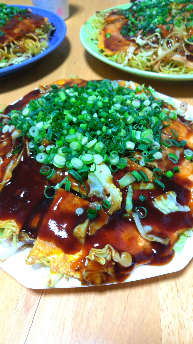 raikkonen673's tweet photo. キャベツが少し安くなってたから、久しぶりのお好み焼きー🤤
前は月２くらいで焼いて食べてたけど、キャベツが値上がりしてからは全然食べてなかったから美味しっ😚 https://t.co/gKOYgiGqno