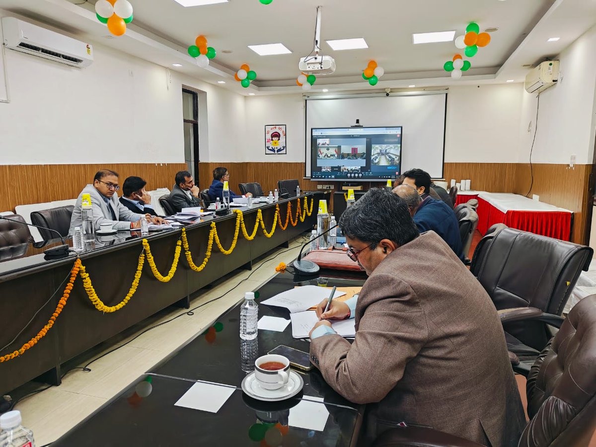 DMCentralDelhi's tweet image. Delhi gears up for polls! @ECISVEEP  concluded a video conference with Central Observers to review poll preparedness &amp;amp; ensure a smooth General Election to the Legislative Assembly of NCT of Delhi, 2025! 

#DelhiElections2025 #PollPreparedness #ElectionCommission #NCTofDelhi
