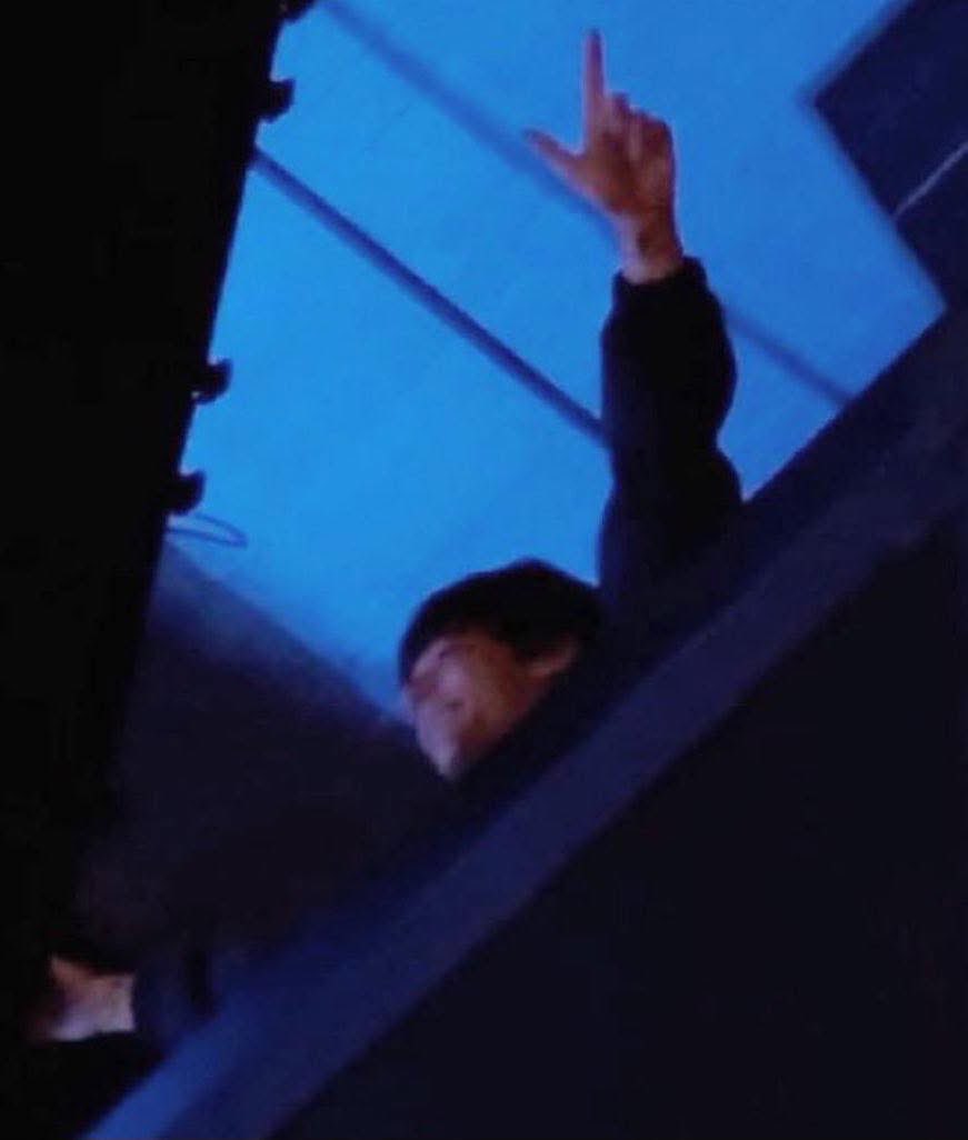 Louis Tomlinson asistió al concierto de Zayn anoche en Los Ángeles: 

“Un gran amigo se encuentra aquí apoyándome esta noche en algún lugar. No quiero revelar su ubicación, pero Louis se encuentra aquí, esta noche" — Zayn