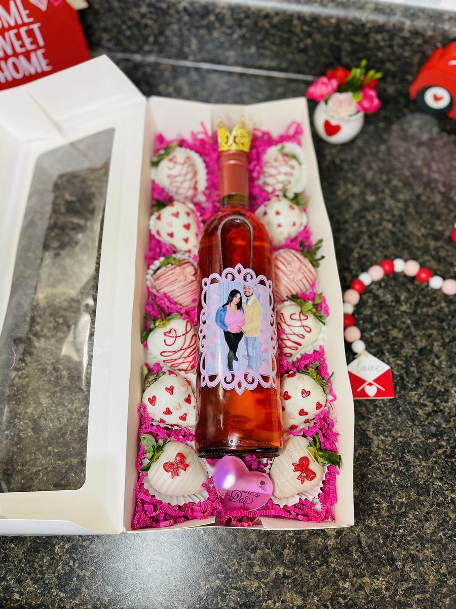 doseovj's tweet photo. Custom Wine Boxes For Valentin’s Day 💘 https://t.co/ng5nPzA4cI