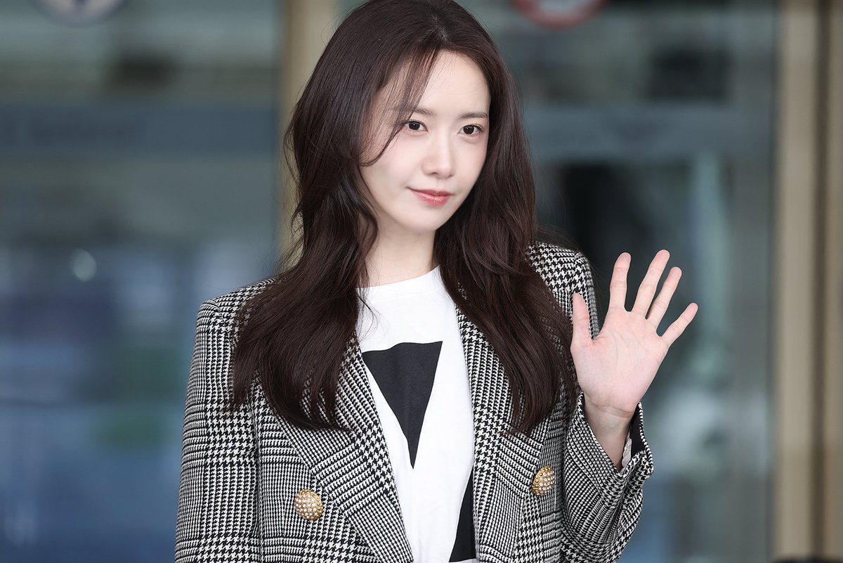 Diary_0022's tweet photo. 250128 인천공항 소녀시대 윤아
#소녀시대 #윤아 #임윤아
https://t.co/NBpMTZaBgl https://t.co/1Nh2xcoSyO