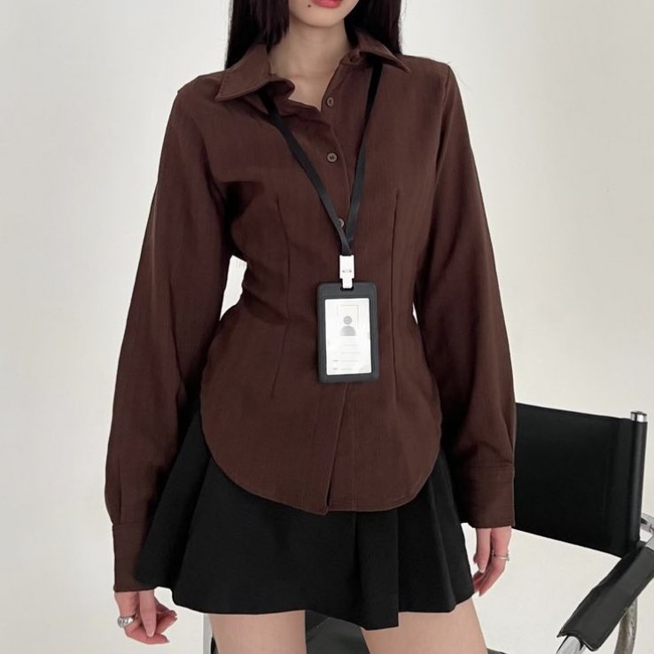 reeyychsia's tweet image. Finally nemu juga dari brand lokal kemeja dengan cuttingan cakep gini, kesannya bikin kelihatan makin slim ga sih✨🤏🏻