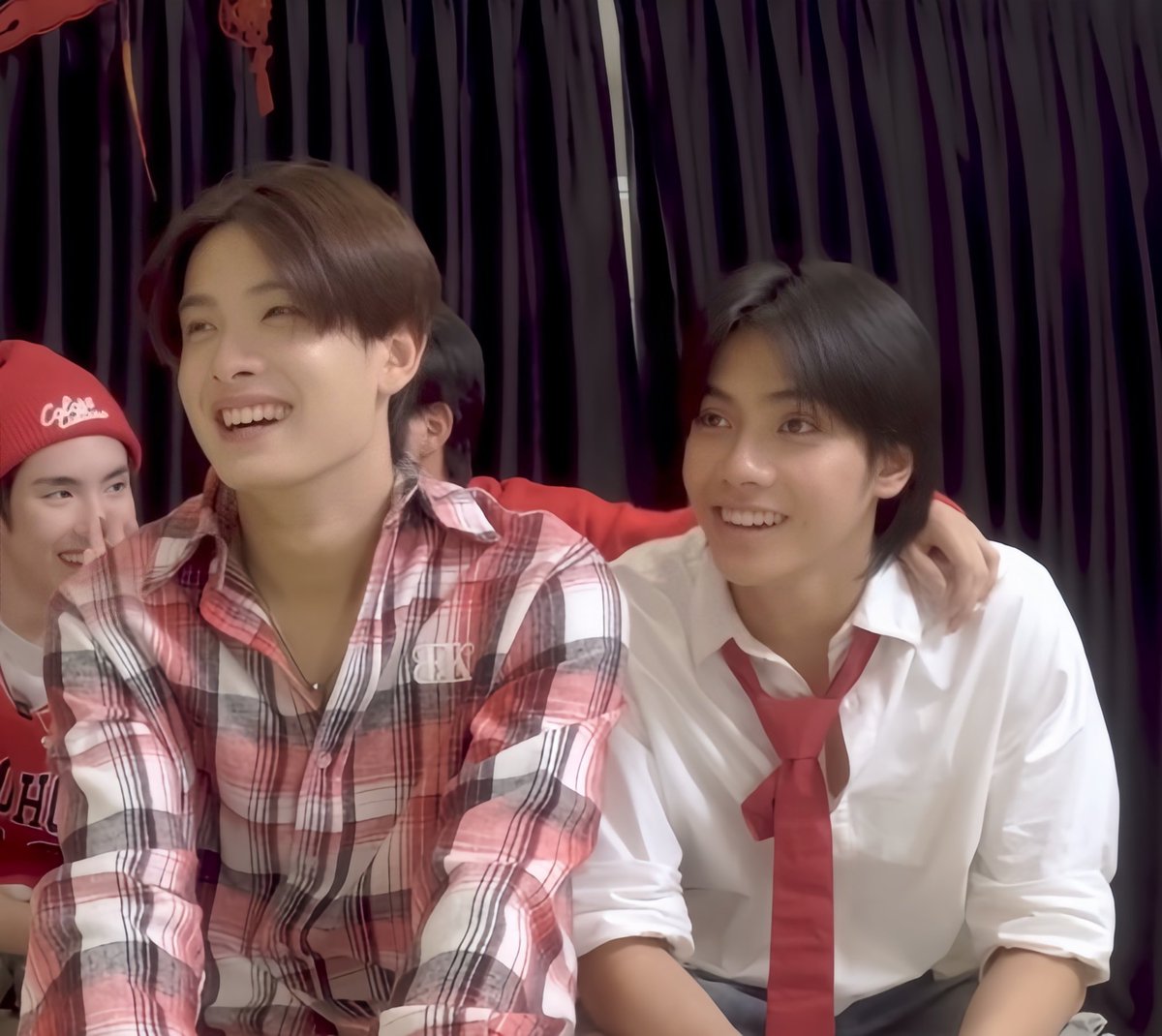 คนแสดง                                              คนดู