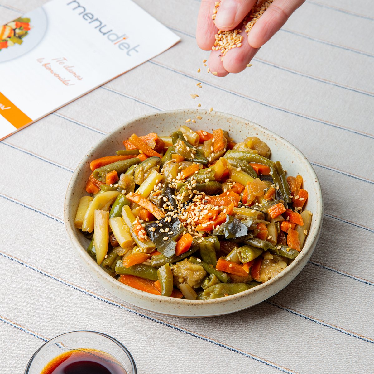 menudiet's tweet photo. Si eres de los que le cuesta comer verduras, tienes que probar este platazo 🔝 Es nuestro Mix de verduras en salsa de soja y está brutal 😋

Añádelas a tu carrito 🛒 y ahorra 15€ en tu primer pedido canjeando hoy el cupón 𝗠𝗡𝗗𝗧𝟭𝟱 ✂️

https://t.co/wG8BqOMUyx https://t.co/kOEh8P2uzT