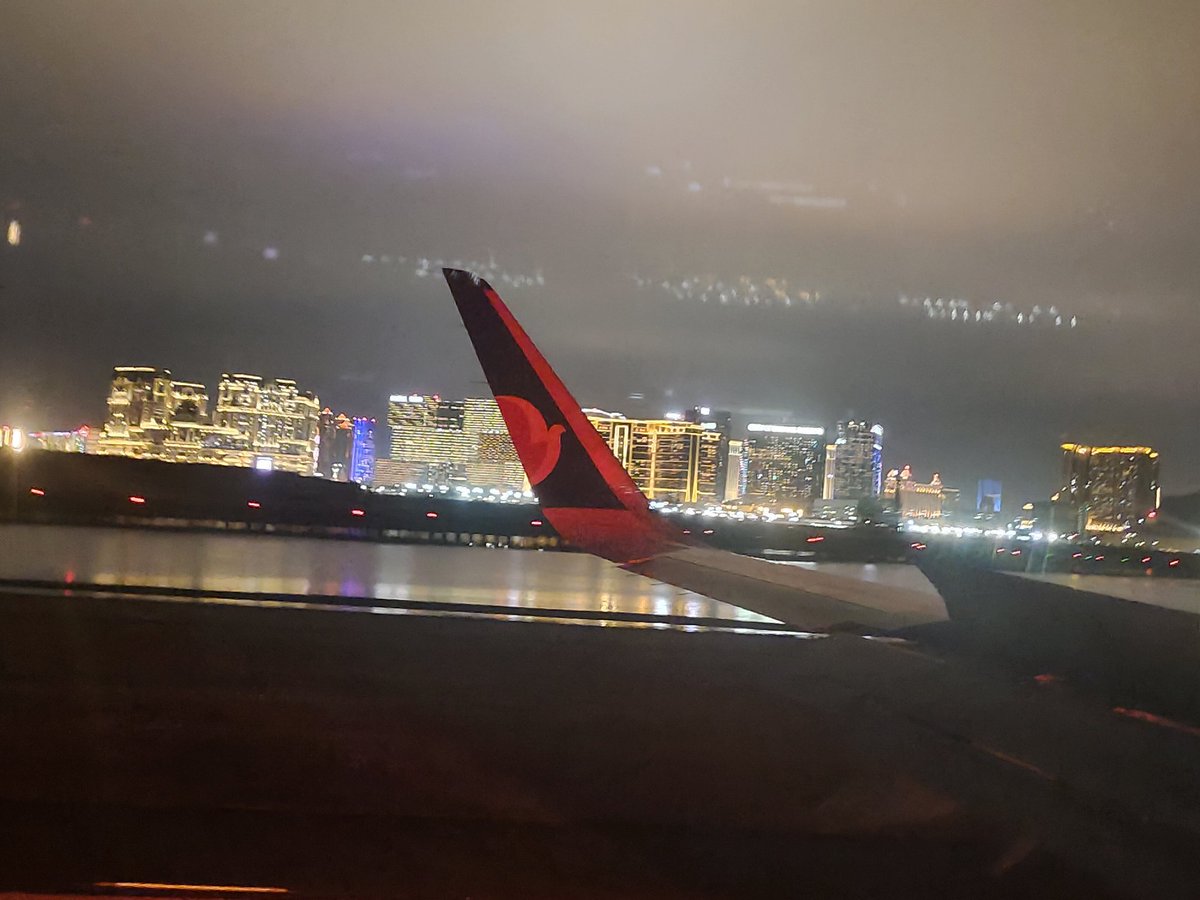 我试试澳门机场的WIFI能不能发推