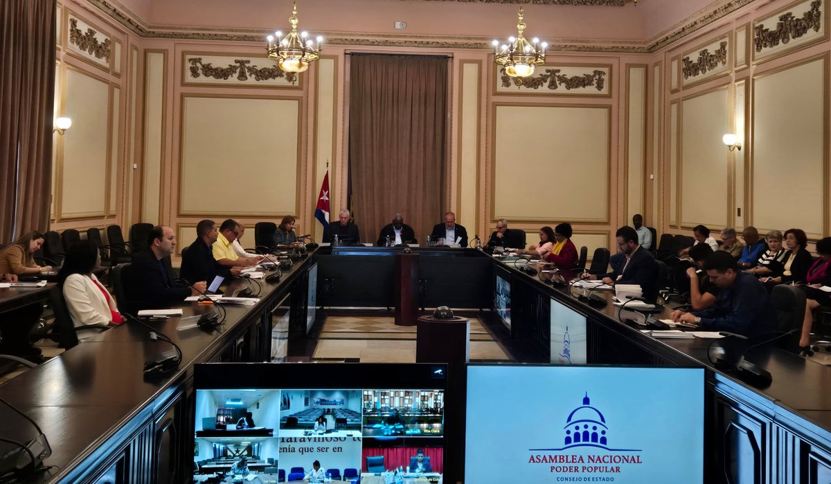 MMarreroCruz's tweet photo. En sesión del Consejo de Estado, evaluamos la marcha de la implementación del programa de Gobierno para corregir distorsiones y reimpulsar la economía. Lo realizado hasta la fecha, nos permite estar en mejores condiciones para avanzar y cumplir con los objetivos propuestos. https://t.co/5IaUyQh6TV