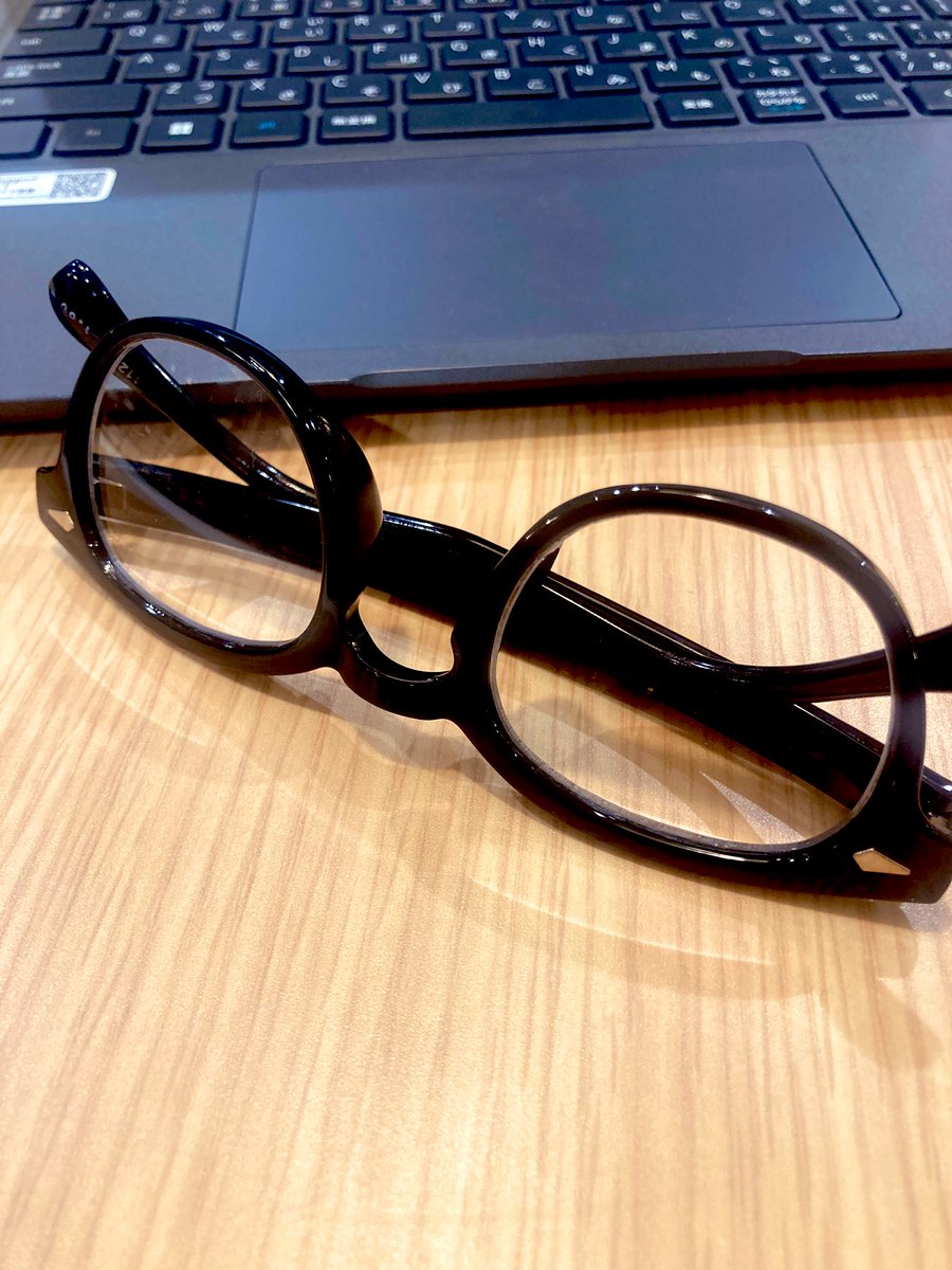 リーディンググラス