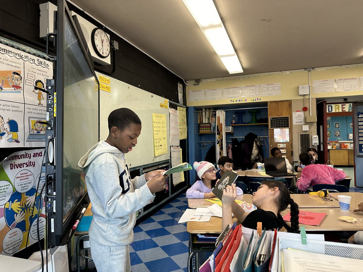 ps_greene's tweet photo. Our fourth graders recently showed off their narrative pieces in our writing celebration! 📝✍️📑 #FutureAuthors https://t.co/DlFUKYEjfz