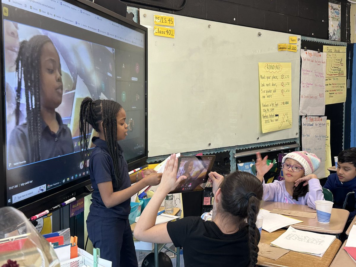 ps_greene's tweet photo. Our fourth graders recently showed off their narrative pieces in our writing celebration! 📝✍️📑 #FutureAuthors https://t.co/DlFUKYEjfz