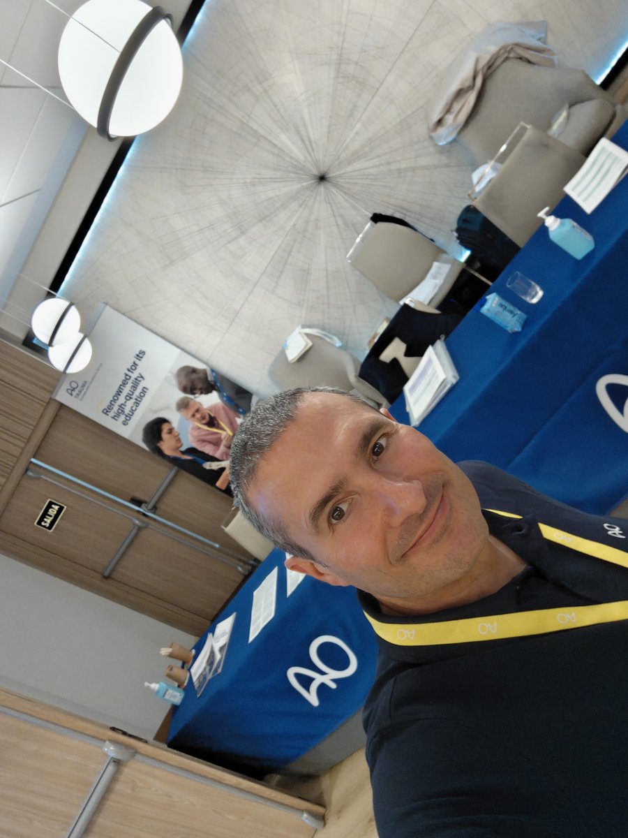 pedrolacacerola's tweet photo. Dia 4. Curso #AOTrauma Básico en Principios del Manejo de las Fracturas. La calma precede a la tempestad. Y muchísimo trabajo que no se ve. #AO_Week @AO_spain Formación Médica Continuada https://t.co/zaXc7qlNCC