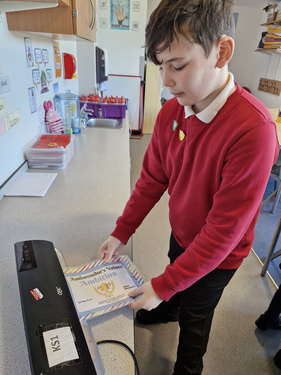 Ambassadors have been busy this morning creating our new values posters for Spring Term. <a href="/PrimaryGreat/">Great Coates Primary</a> #Ambition