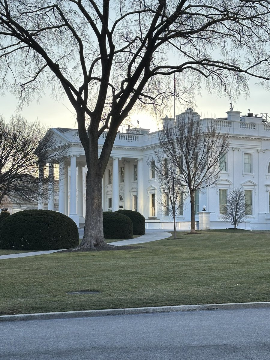 A heartbreaking morning in the DC area 😔

Officials say they do not believe anyone survived last night’s collision between an American Airlines flight traveling in from Wichita, Kansas, and a U.S. Army helicopter that was flying near Reagan Airport (DCA) as part of a training