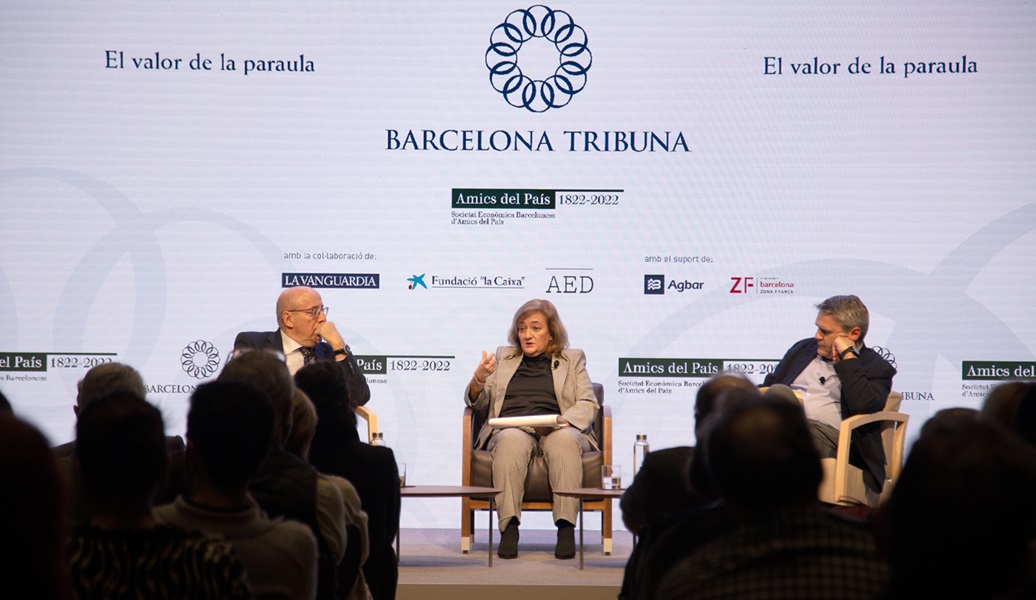 La setmana passada, <a href="/CHerreroSanchez/">Cristina Herrero Sánchez</a>, presidenta de l'<a href="/AIReF_es/">AIReF</a>, va presentar les perspectives econòmiques i fiscals per a Espanya.

💬 “Hi ha desafiaments importants que fan inajornable l’articulació d’una estratègia fiscal a mig termini"

👉 t.ly/zAm4k