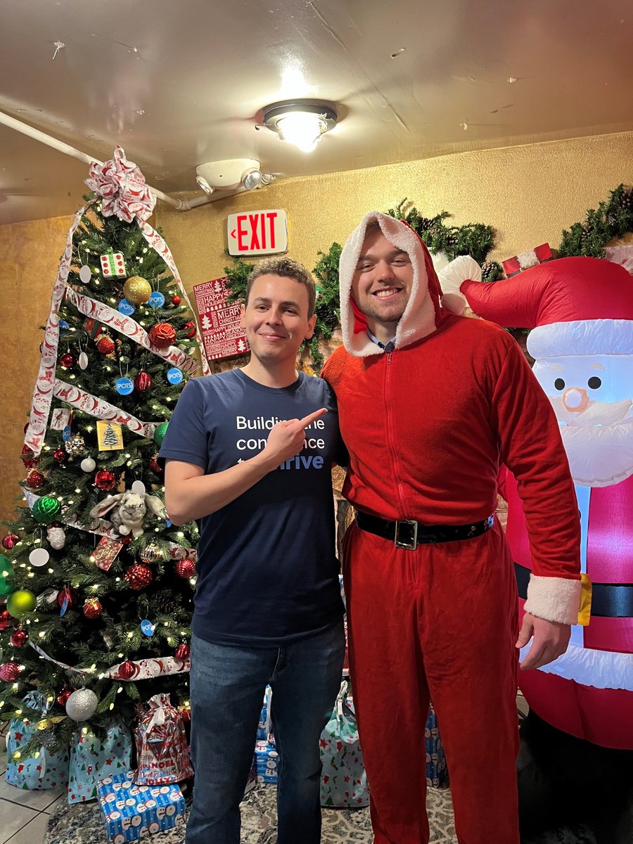 Colleagues from the NYC <a href="/MarshGlobal/">Marsh</a> Advisory team celebrated the holidays by volunteering at <a href="/POTSBronx/">Part of the Solution</a>. The team assisted families in selecting gifts for their children, wrapped gifts and had a special appearance from Santa Claus.