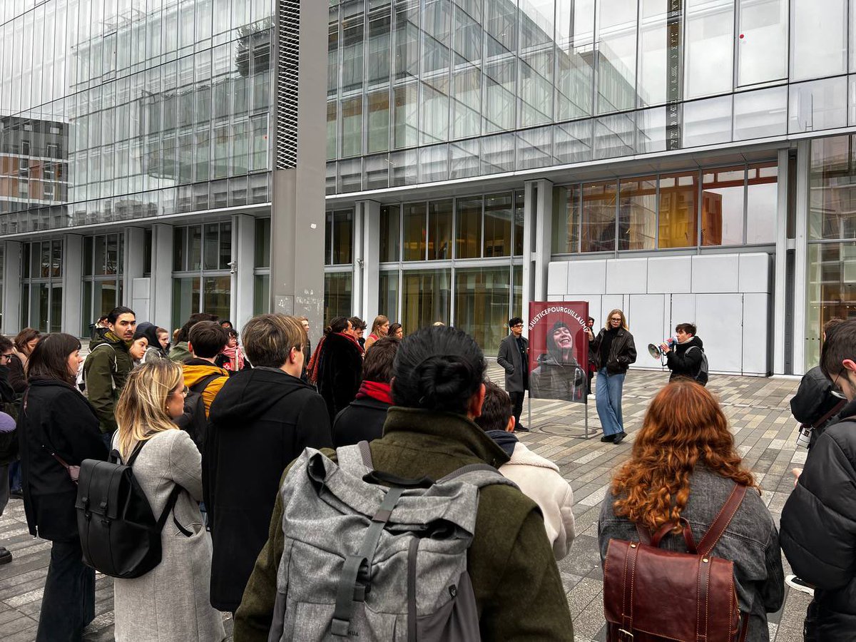 SimonnetDeputee's tweet photo. En 2021, Guillaume s’est suicidé après avoir accusé de viol Maxime Cochard et Victor Laby. Et ce sont ceux qui l’ont soutenu qui se retrouvent poursuivis en justice pour diffamation ! 
Courage à eux.
Face aux violences sexistes et sexuelles, les procédures bâillon ça suffit ! https://t.co/IoGiLtua02
