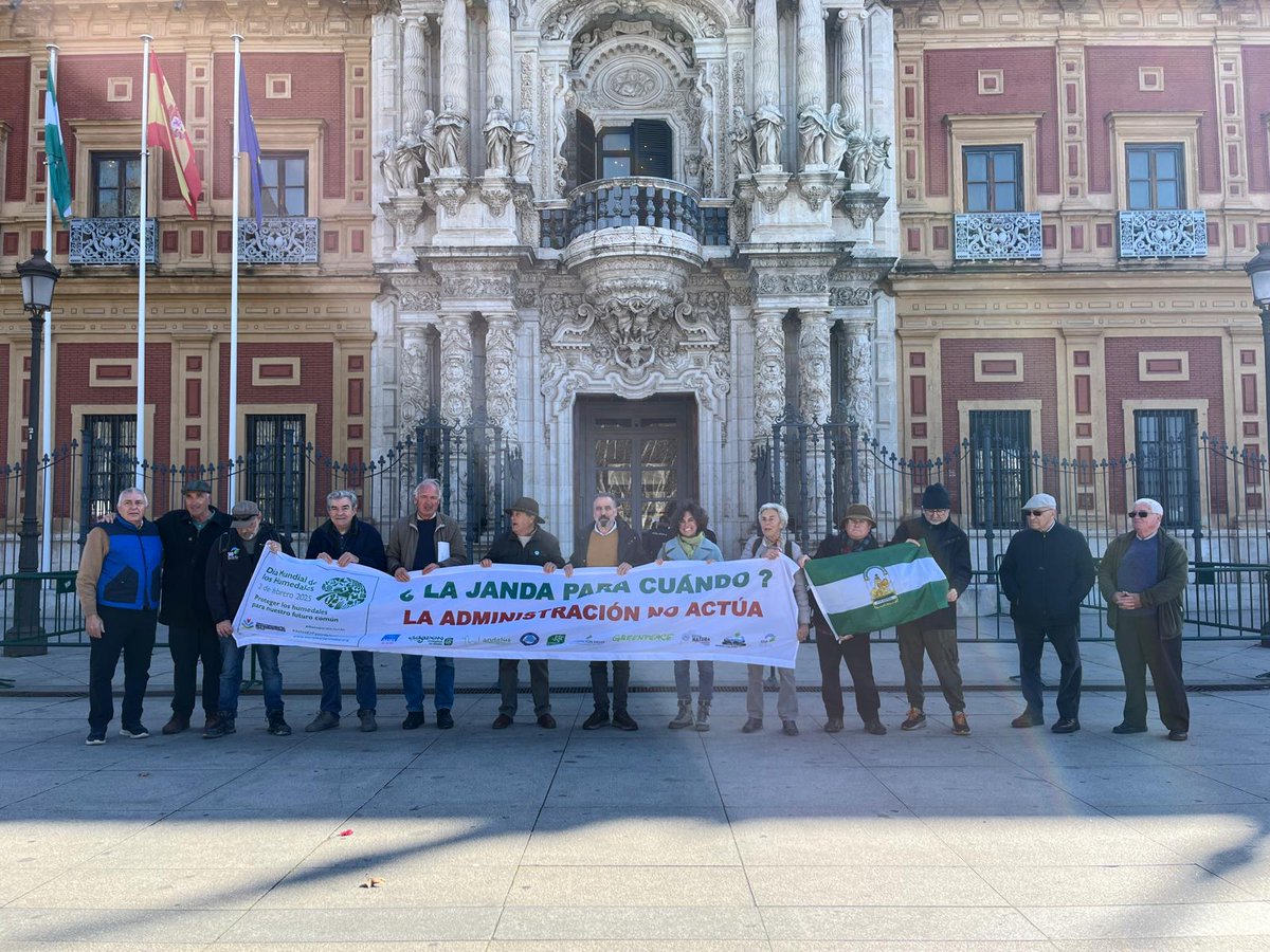 Las asociaciones que luchamos por la recuperación de la Janda nos hemos concentrado frente a la Delegación del Gobierno de España en Andalucía y en la sede de la Presidencia de la Junta de Andalucía 
<a href="/SEO_BirdLife/">SEO/BirdLife</a>
seo.org/nos-movemos-po…
