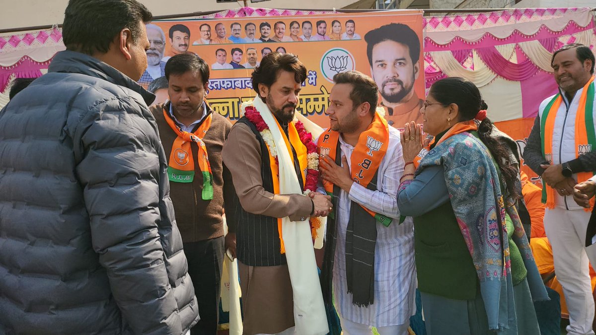 PuneetSharmaMCD's tweet image. &quot;जनसभा&quot;
माननीय पूर्व मंत्री,
भारत सरकार एवं सांसद हिमाचल प्रदेश &quot;श्रीमान अनुराग ठाकुर&quot;
स्थान :- 30 फुटा रोड, नियर दुर्गा मंदिर, मावी हॉस्पिटल वाली रोड, !
#दिल्ली_मांगे_भाजपा 
 #BJPDelhi #Modi2025 #SabkaSaathSabkaVikas #AnuragThakur #himanchalpradesh #delhi #mustfabad