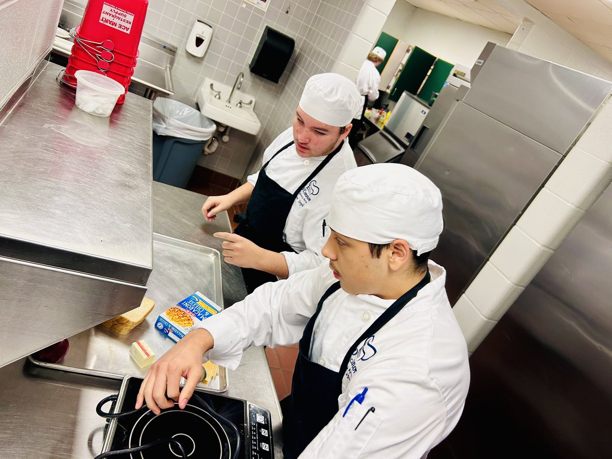 NISDOConnorHS's tweet image. 🔥 The competition is sizzling! Our culinary arts class is taking on a Chopped Challenge, Panther style! Limited time, high stakes, and pure creativity in the kitchen. Who will impress the judges? 🍽️🔪 #ChoppedChallenge #CulinaryCreativity #FutureChefs&quot;