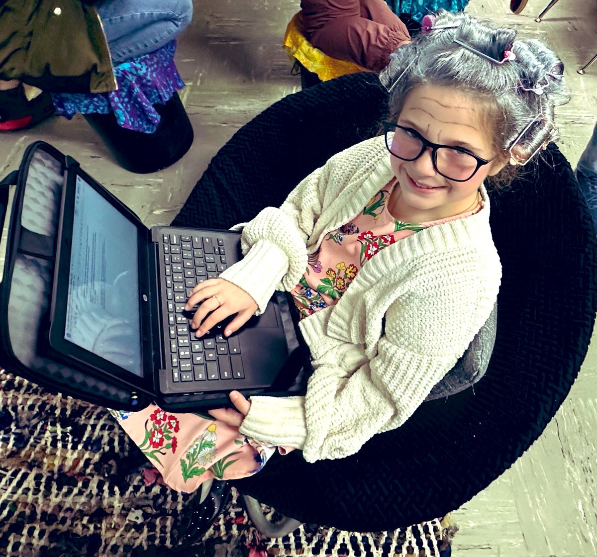 These 4th graders <a href="/eastlake_hcs/">East Lake Elementary</a> may be looking like 100 year old ladies but they are all business with their narrative writing  task today! Let’s go!@KaylaPhilmon <a href="/Palmer_Sar/">Sarah Palmer</a> <a href="/Kmtfsouthern/">Melissa Southern</a> <a href="/leela_varian/">Leela Varian</a> #ChampionsAreMADE #100DaysOfWinningForKids