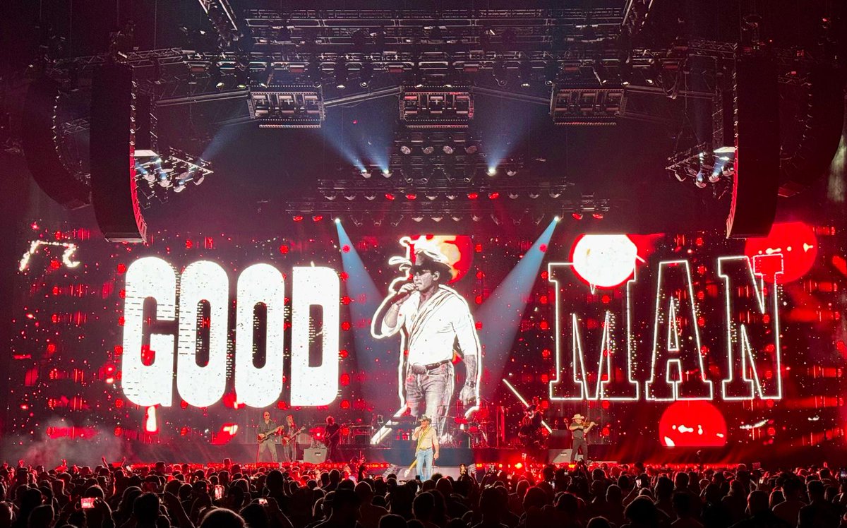 "I chose another amazing new special FX fixture to surround the set down stage and thrust, as well as three moving lighting pods above the downstage edge. That's the CHAUVET Professional PXL Curve 12. Love this fixture!" Patrick Brannon LD

youtube.pulse.ly/jnyu8t4wpv