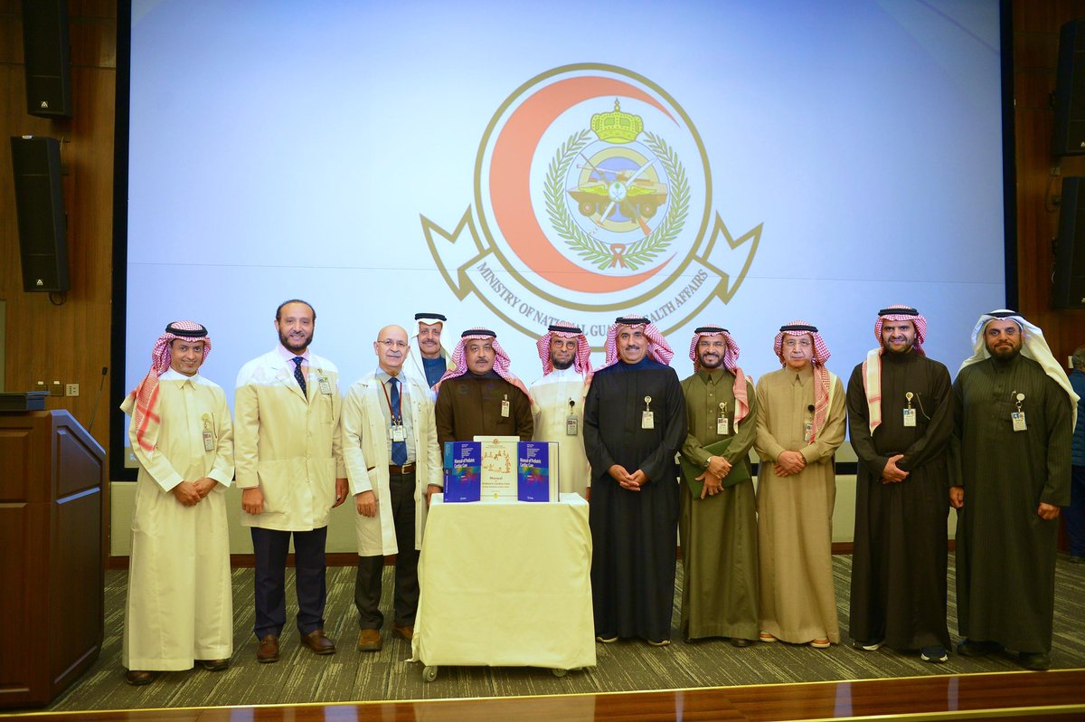 NGHAnews's tweet photo. برعاية معالي المدير العام التنفيذي للشؤون الصحية بوزارة الحرس الوطني الدكتور بندر القناوي، تم تدشين كتاب Pediatric Cardiac Care، الذي يُعد مرجعًا عالميًا رائدًا في تعزيز المعرفة والممارسات الطبية المتقدمة في مجال طب قلب الأطفال.

يضم الكتاب جزأين رئيسيين: يستعرض الجزء الأول أمراض القلب الخلقية، وأساليب التشخيص، والتدخلات العلاجية، بالإضافة إلى معايير الجودة والتدريب الطبي. أما الجزء الثاني، فيركز على جراحة القلب للأطفال، والعناية المركزة، والصيدلة السريرية، ورعاية البالغين المصابين بأمراض القلب الخلقية، إلى جانب ملحق مرجعي شامل يدعم المحتوى العلمي المتخصص.

تم نشر الكتاب عبر دار Springer العالمية، مما يؤكد مكانته كمرجع أكاديمي مرموق في الأوساط الطبية.

#MNGHA