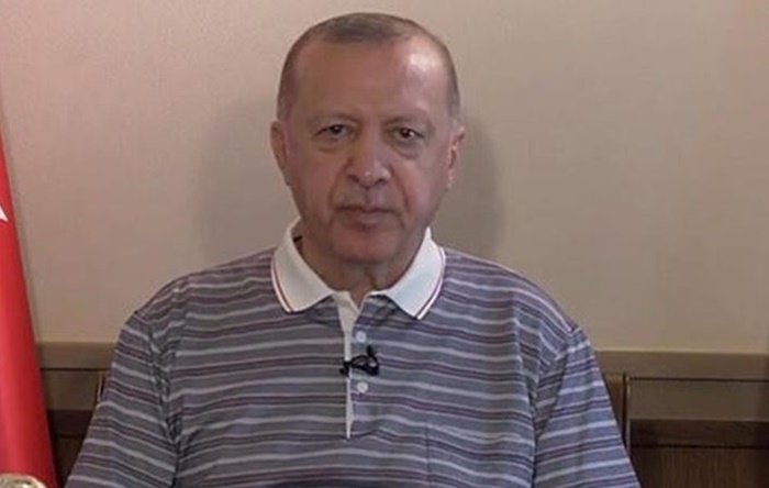 size biraz gizli bilgi vereyim en derinden;herif geberiyor. 3 farklı hastalığı var, Belarus'tan gelen uyuşturucu nitelikli eski doğu bloğu ilaçlarıyla ayakta tutmaya çalışıyorlar ama nafile..ilaçlar bir yandan da yan etkiler ile yeni sorunlar çıkarıyor ve çözüm üretemiyorlar.