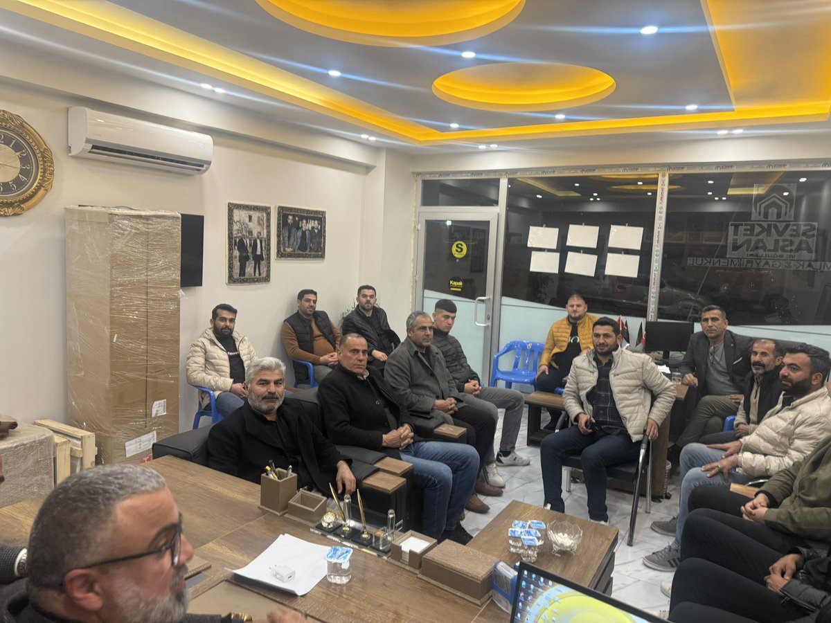 batuhandaskol's tweet photo. Adıyaman Demokrasi ve Birlik Derneği olarak, Yönetim Kurulu Başkanımız Batuhan Daşkol ve başkan yardımcılarımız ile birlikte Kahta Demokrasi ve Birlik Derneği Başkanı Yusuf Aslan ve yönetimini ziyaret ettik. Gerçekleştirdiğimiz yönetim kurulu toplantısının, hem Adıyaman hem de Kahta ilçemiz için hayırlara vesile olmasını temenni ediyoruz.

Genel Başkanımız Sayın Mehmet Metiner’in liderliğinde ve yönlendirmeleri doğrultusunda, Adıyaman’ımızı daha ileriye taşımak adına kararlılıkla çalışmaya devam edeceğiz. Birlik, beraberlik ve iyiliğin kazandığı bir Adıyaman için hep birlikte gayret göstereceğiz.@MetinerBasin @ahmetkrkyl @Ahmet6655720602 @AkdulumAhmet1 @yusufaslan_02 @dembirderkahta @dembirderadyman