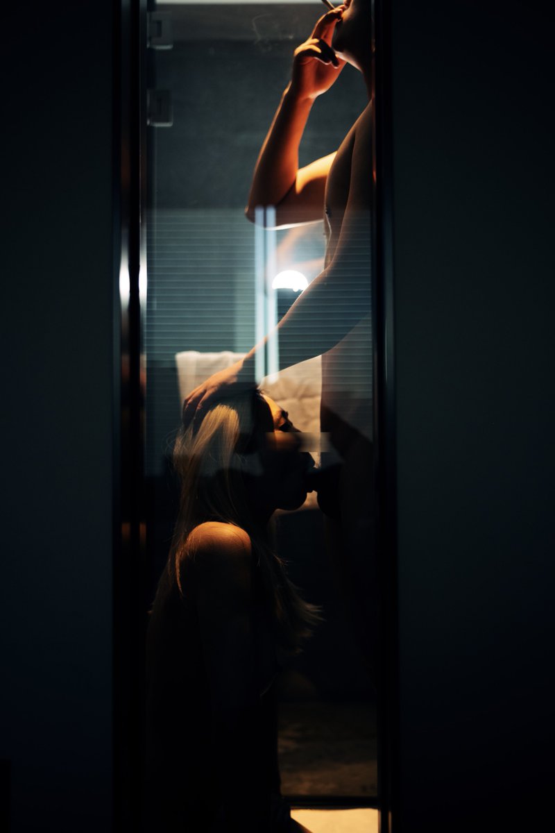 看起来这个系列还挺受欢迎
那系列名就叫“禁脔”吧
我也不一张张磨叽，多发两张，喜欢的可以拿去当壁纸，如果有采纳记得评论区返图哈
最近放假有时间，会再做点图发
@LOSTPARADI4700 https://t.co/82pgkXMqbJ