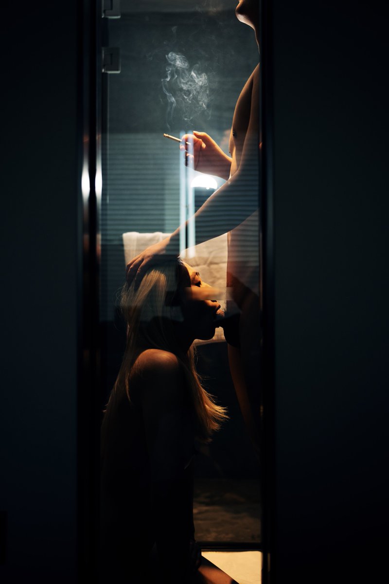 看起来这个系列还挺受欢迎
那系列名就叫“禁脔”吧
我也不一张张磨叽，多发两张，喜欢的可以拿去当壁纸，如果有采纳记得评论区返图哈
最近放假有时间，会再做点图发
@LOSTPARADI4700 https://t.co/82pgkXMqbJ
