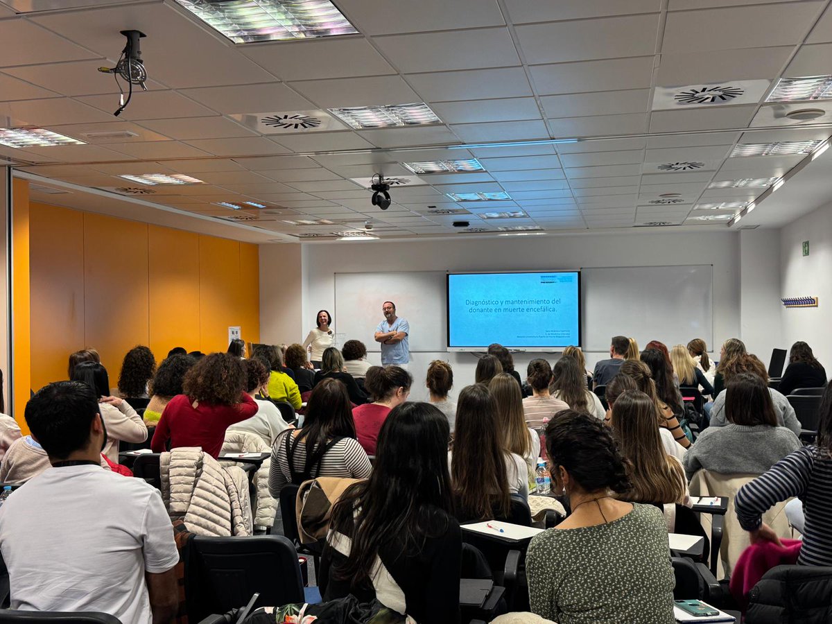 👩🏻‍⚕️ En representación de la <a href="/ONT_esp/">Organización Nacional de Trasplantes</a>, las enfermeras Irene, <a href="/itziarMAlpuente/">Itziar Martinez Alpuente</a>, <a href="/pablorvillar/">Pablo Rojo</a>, Marta y <a href="/ele_kika/">elenita</a> han asistido esta mañana al Puerta de Hierro de #Madrid al curso de ‘Coordinación y cuidados en donación y trasplante de órganos y tejidos para enfermeras hospitalarias’