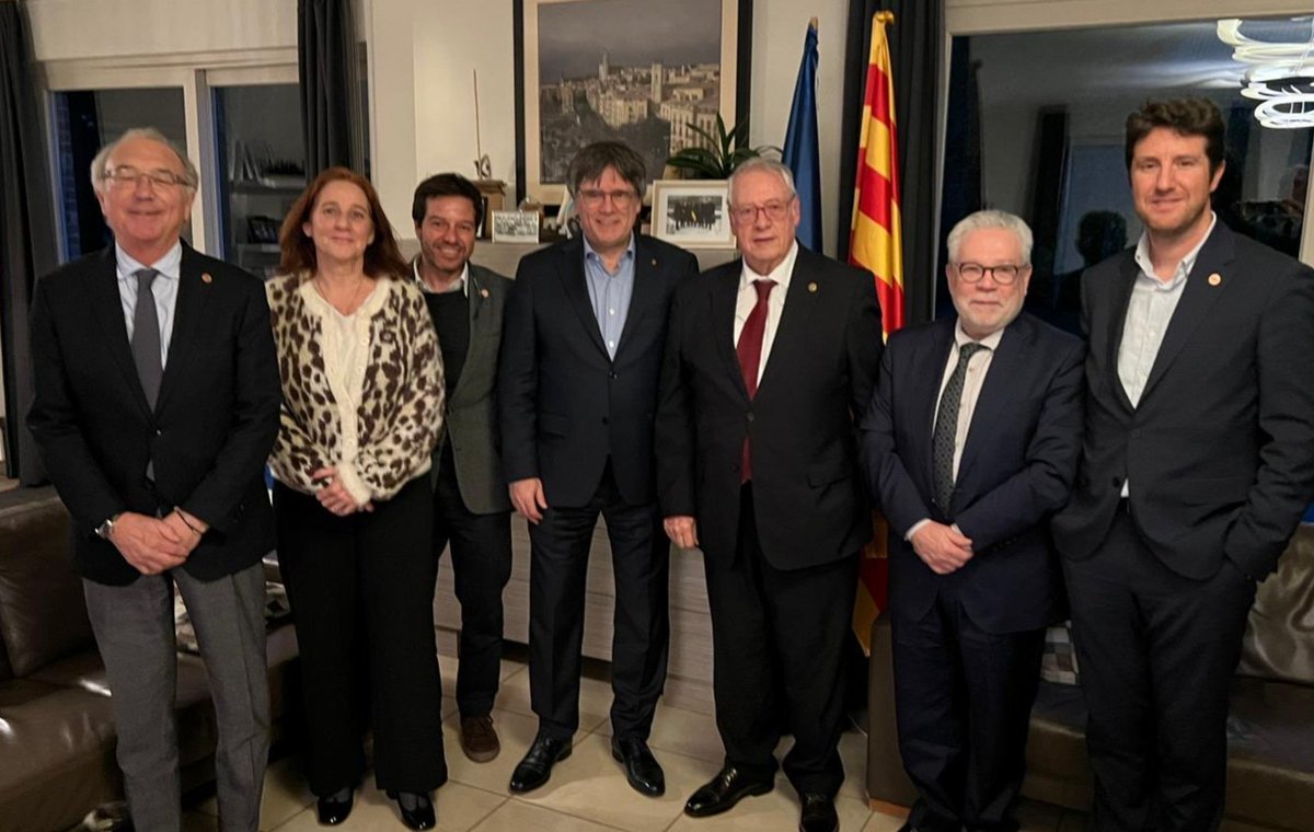 Avui m'he reunit amb la <a href="/UPMbcn/">UPM</a> i el <a href="/ConsellGremis/">Consell de Gremis</a> per conèixer de primera mà les inquietuds de les empreses i professionals que representen, i reiterar el nostre suport als esforços que fa l'empresariat català per ser més competitius en el mercat global. Cal menys burocràcia,